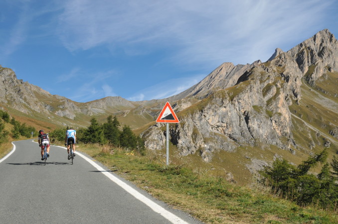 L’Agnel 2744 – climbing to the Agnello col from Italy and France